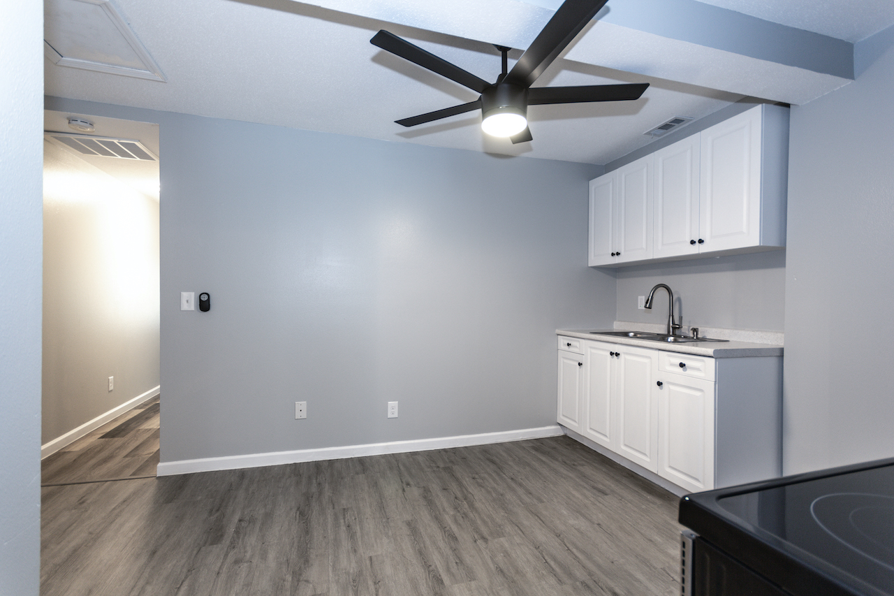 2001 Brown St, Apartment 3, Alton, IL 62002