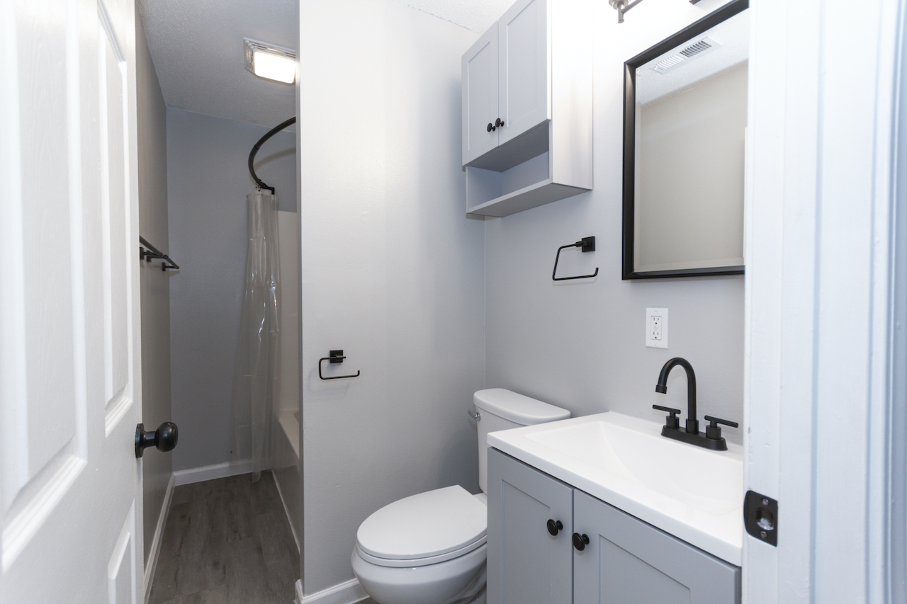 2001 Brown St, Apartment 3, Alton, IL 62002