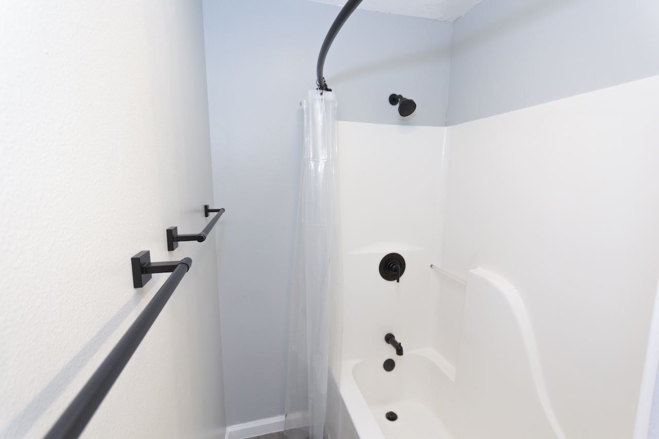 2001 Brown St, Apartment 3, Alton, IL 62002