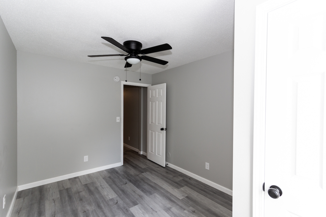 2001 Brown St, Apartment 4, Alton, IL 62002 Bedroom 2