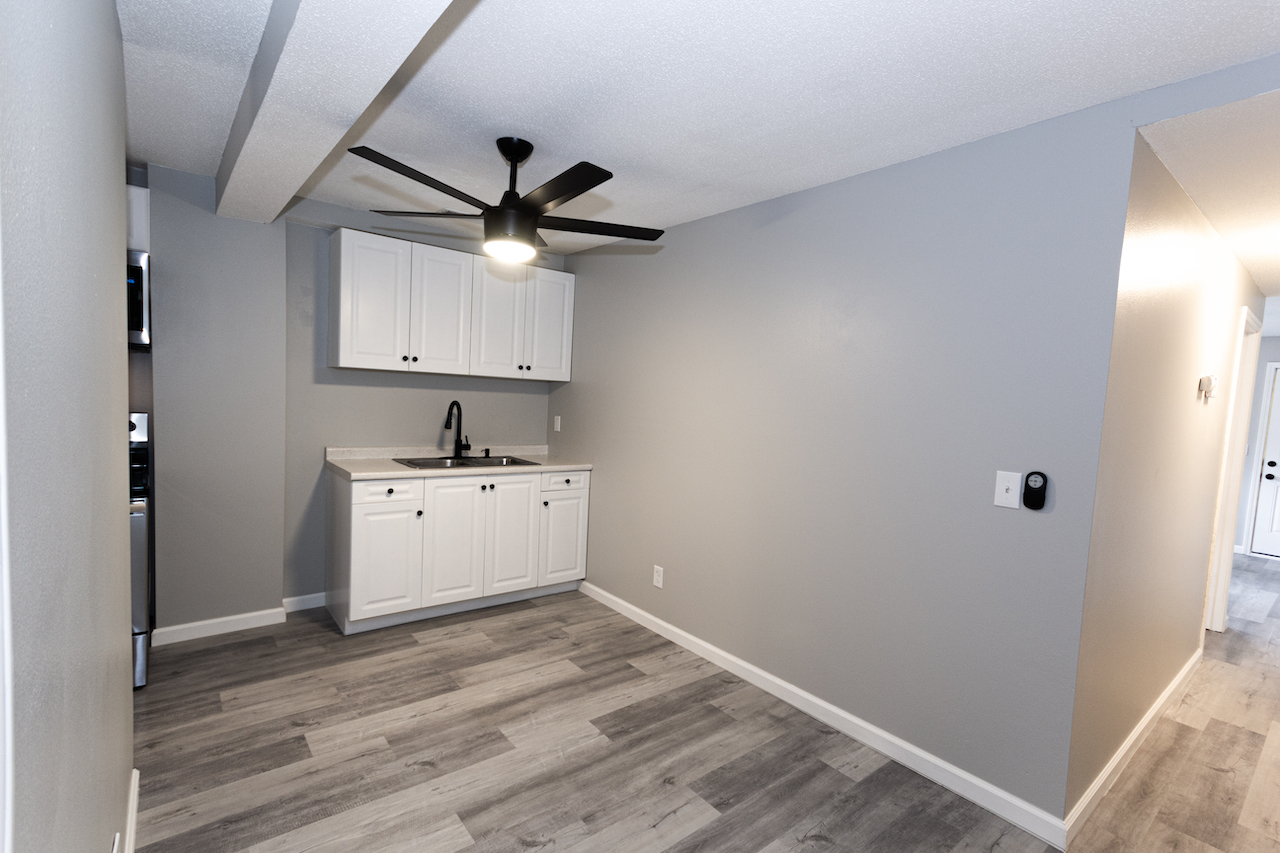 2001 Brown St Apt 4 Kitchen