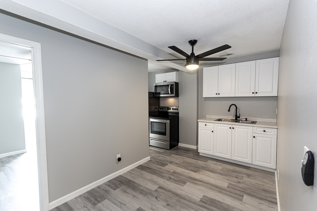 2001 Brown St Apt 4 Kitchen