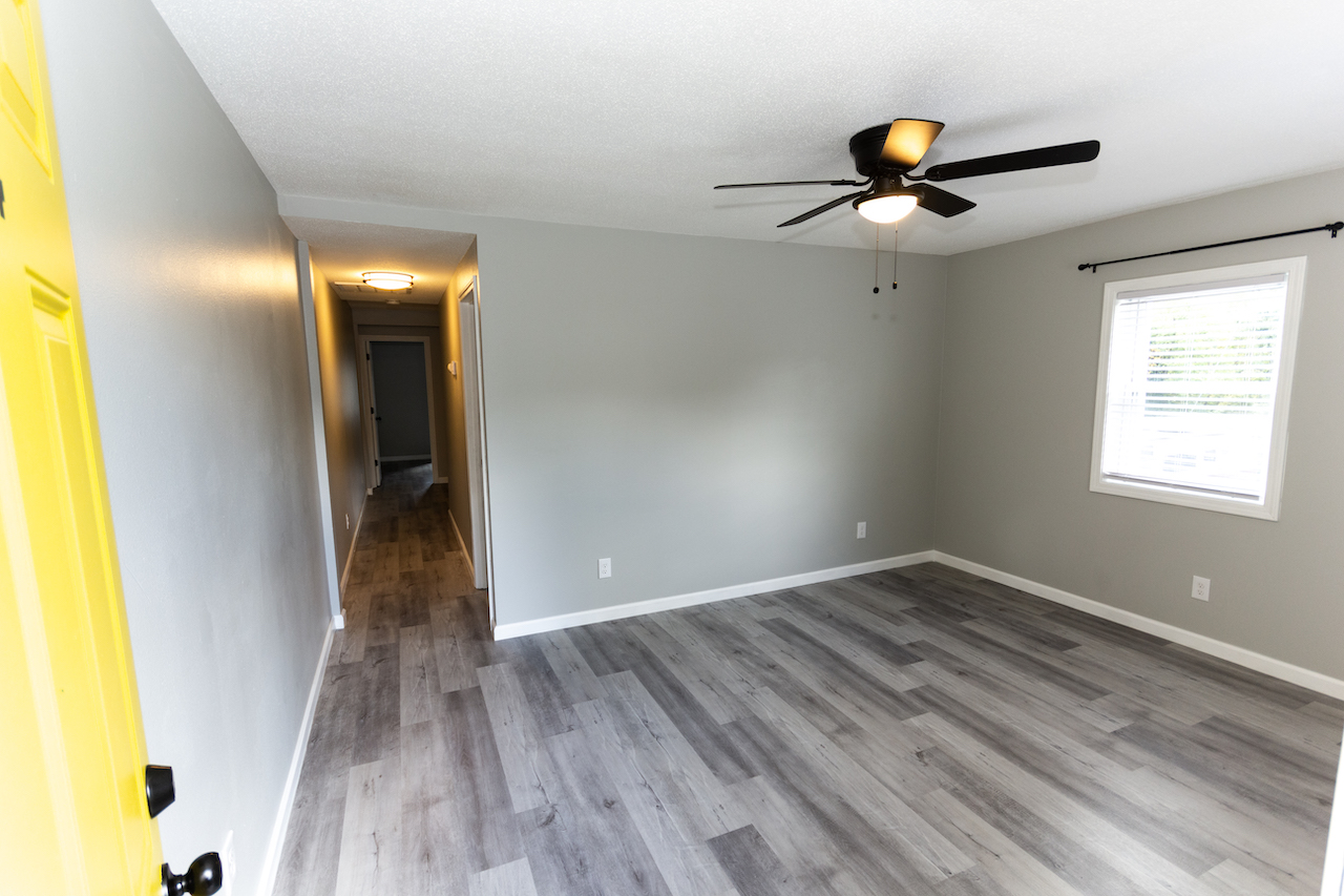 2001 Brown St Apt 4 Living Room